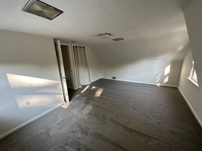 Building Photo - 1113 Twinbrook Dr