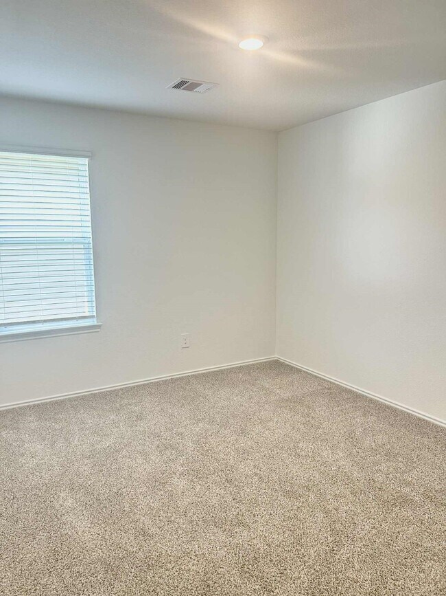 Building Photo - 1002 Muscadine Vine Ln