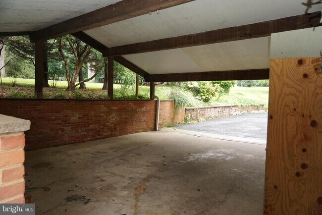 Building Photo - 444 Garrison Forest Rd