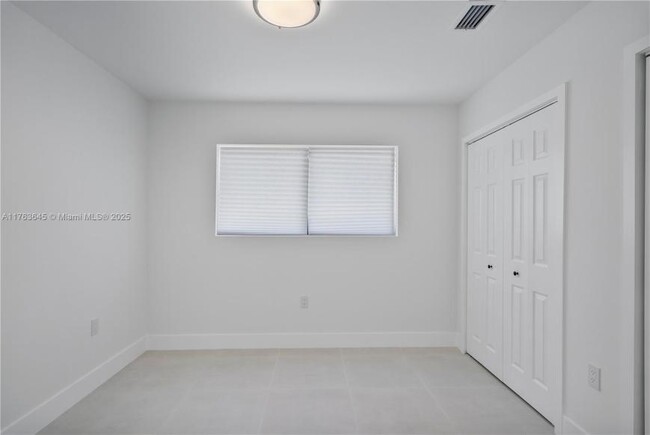 Building Photo - 2 bedroom in North Miami FL 33161