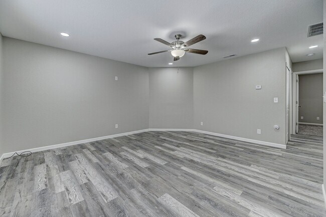 Building Photo - 1495 Manitou Blvd