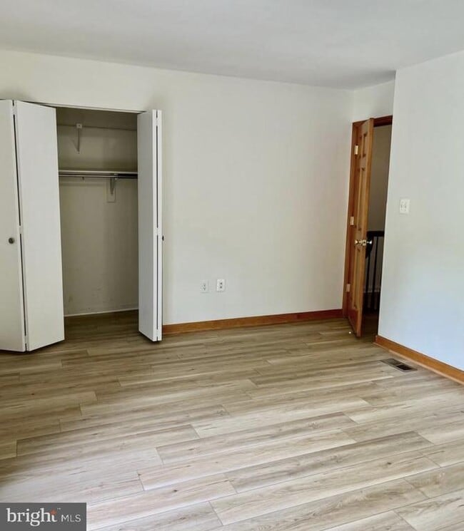 Building Photo - 5 Briardale Ct