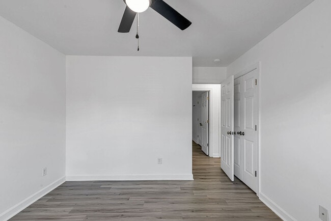 Building Photo - 900 Springwood Dr