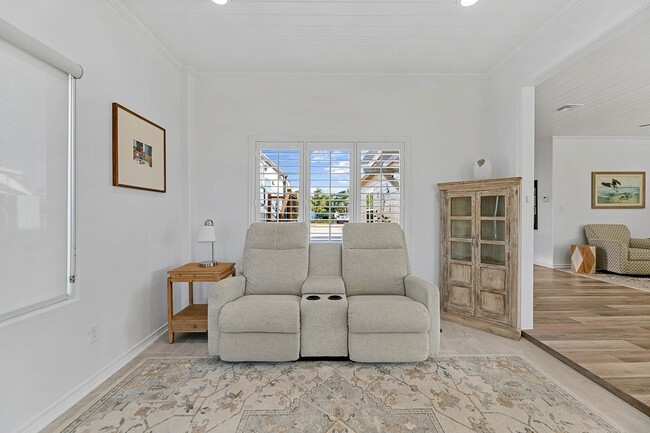 Building Photo - Charming 1BR plus bonus room, 2 full bath ...