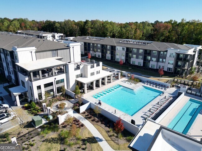 Building Photo - 305 Collins Industrial Way