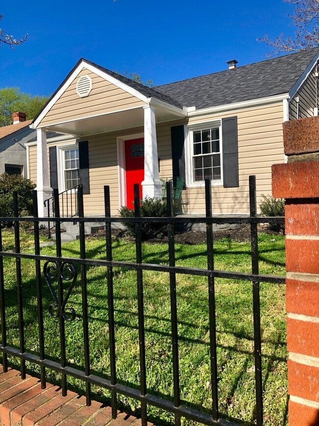 Building Photo - 1128 Sumpter St