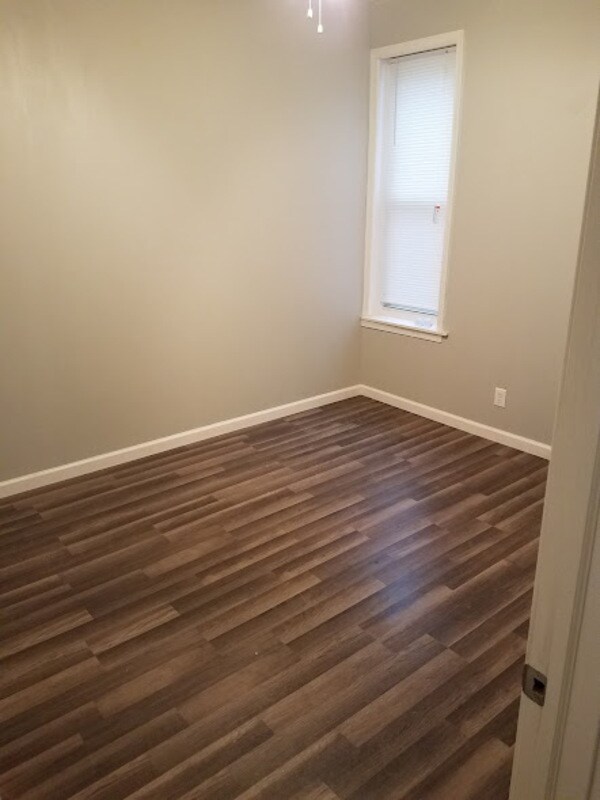 Building Photo - 807 N 66th St