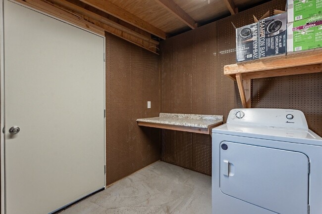 Building Photo - 8416 E Rancho Vista Dr