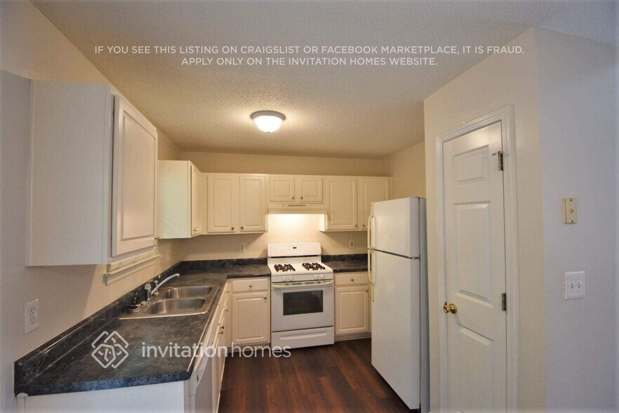 Building Photo - 464 Gresham Dr