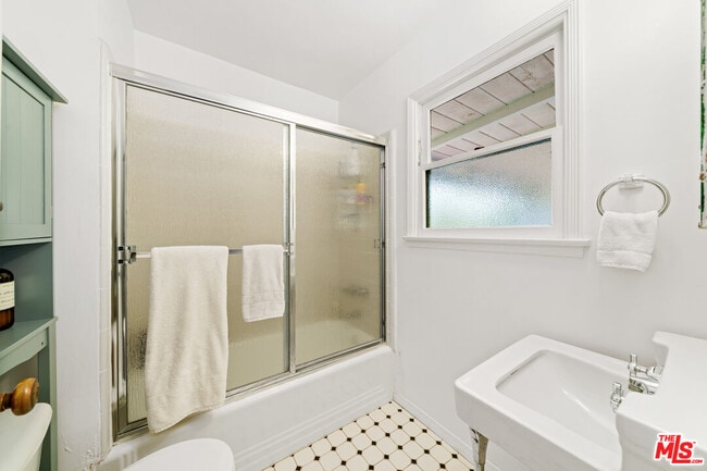 Building Photo - 475 21st St