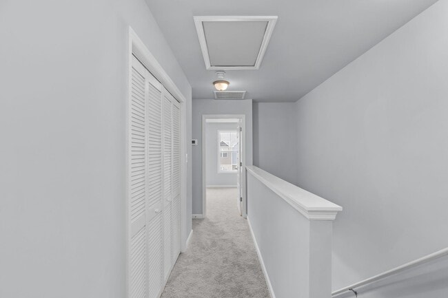 Building Photo - 132 Buckhorn Ave