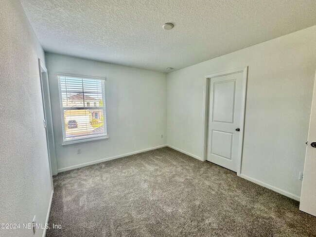 Building Photo - 9598 Giada Dr