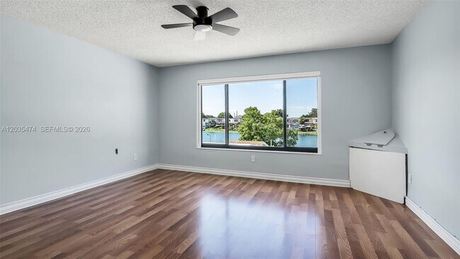 Building Photo - 1647 W 72nd St