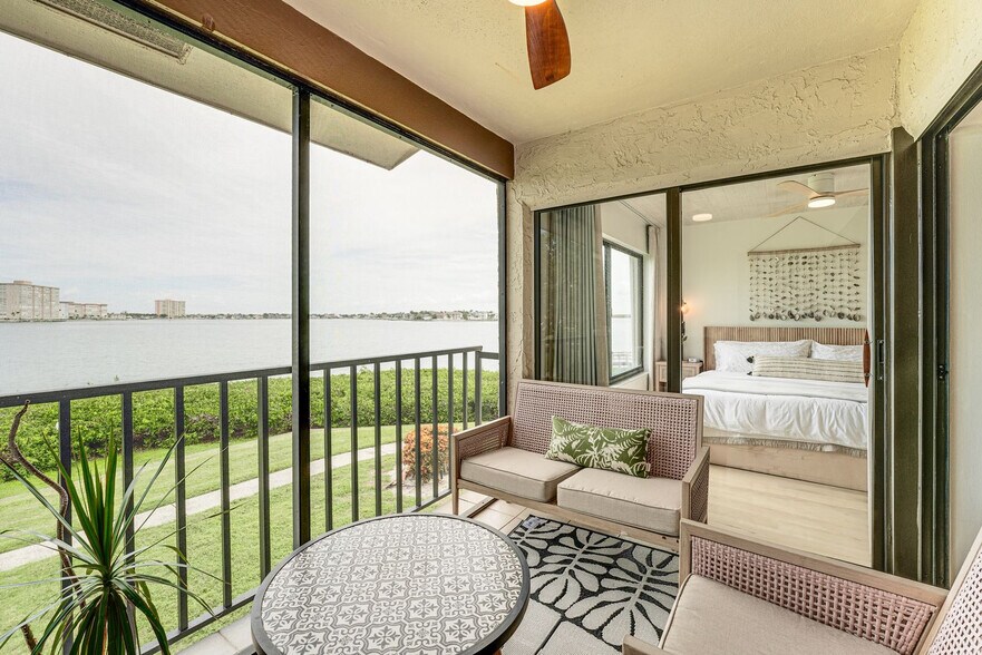 Building Photo - 6218 Palma Del Mar Blvd S