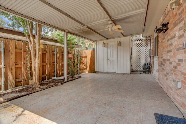 Building Photo - 2253 Triway Ln