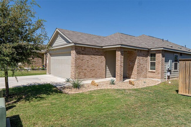 Building Photo - 108 Circle Wy