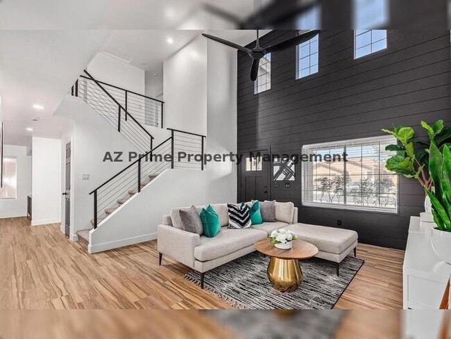 Building Photo - 4233 E Raven Rd