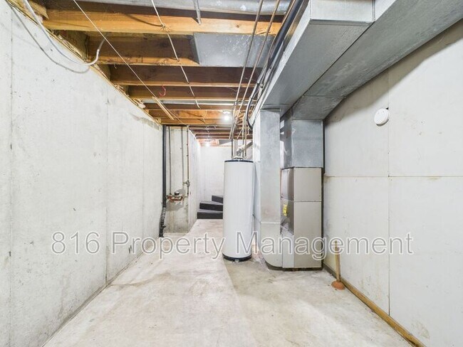 Building Photo - 7941 NW 79th Pl