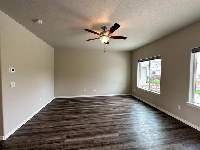 Building Photo - Stunning 3,000sqft home in Bradley Ranch!