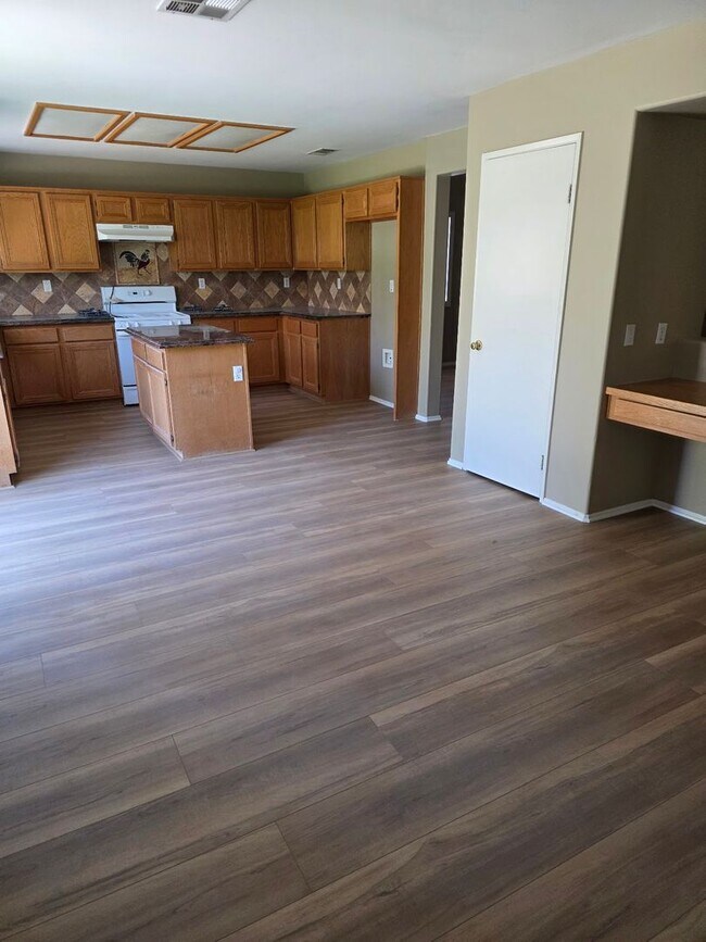 Building Photo - South Temecula - 4 Bedroom Home in Paloma ...