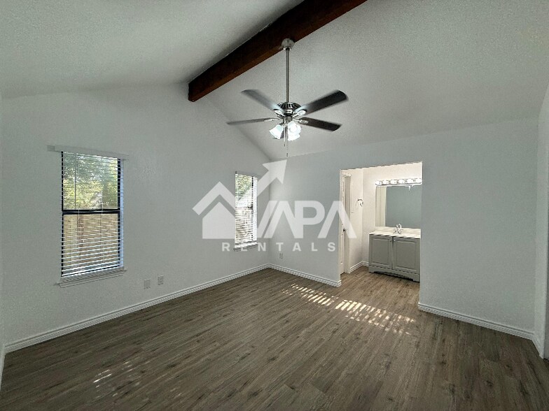 Building Photo - 5212 Vinecrest Cir