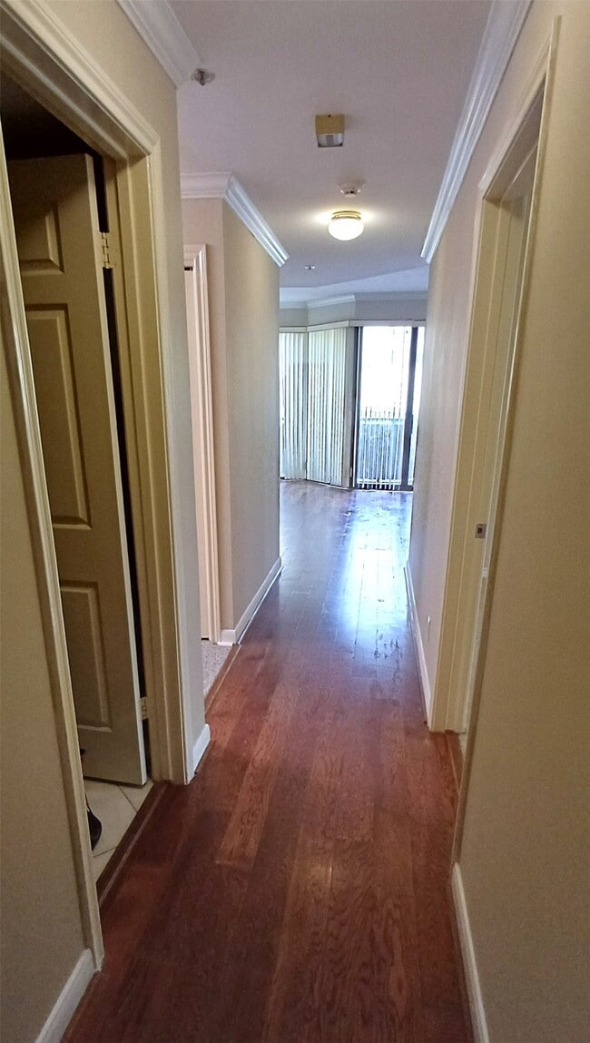 Building Photo - 3350 McCue Rd