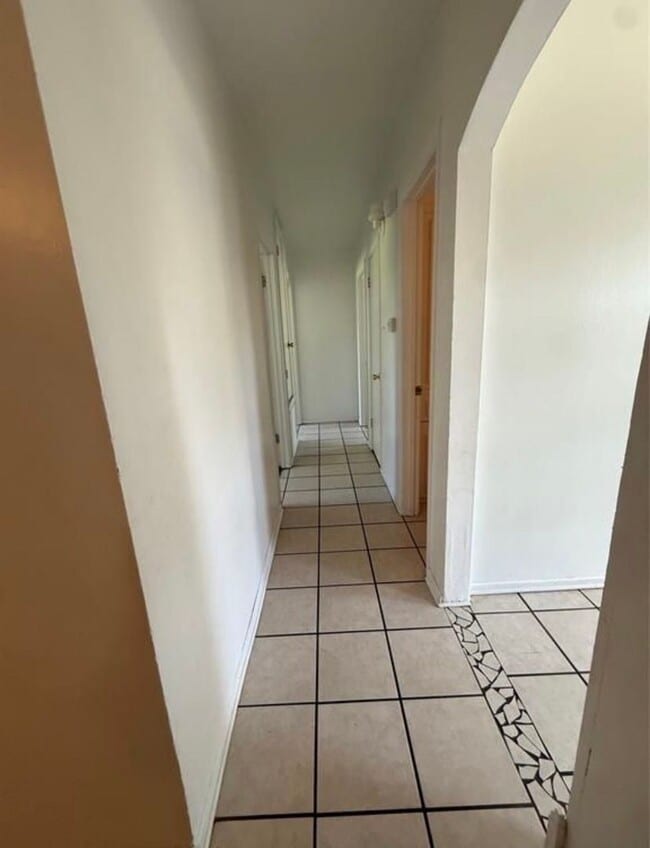 Building Photo - This Just In! New To The Market!