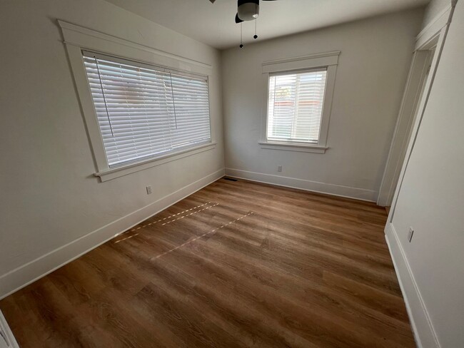 Building Photo - FULLY REMODELED 2BR/1BA home w/ parking an...