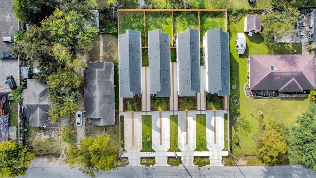 Building Photo - 2708 Bostic St