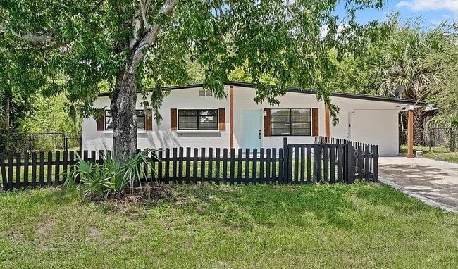 Building Photo - 1830 Hallum Ave