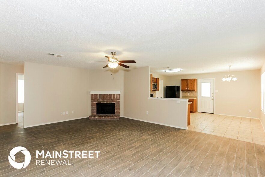 Building Photo - 805 Encino Dr