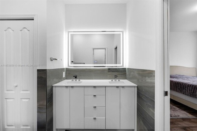 Building Photo - 8317 SW 84th Terrace