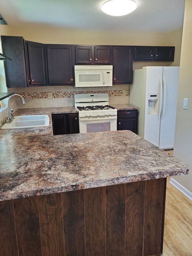 Building Photo - APPLICATION ACCEPTED 7/14/25