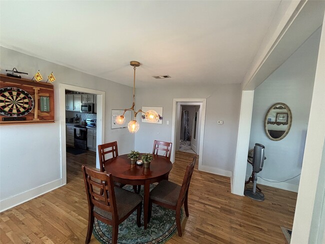 Building Photo - 4923 Leeland St