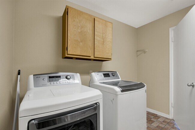 Building Photo - 2203 Place Rebecca Ln