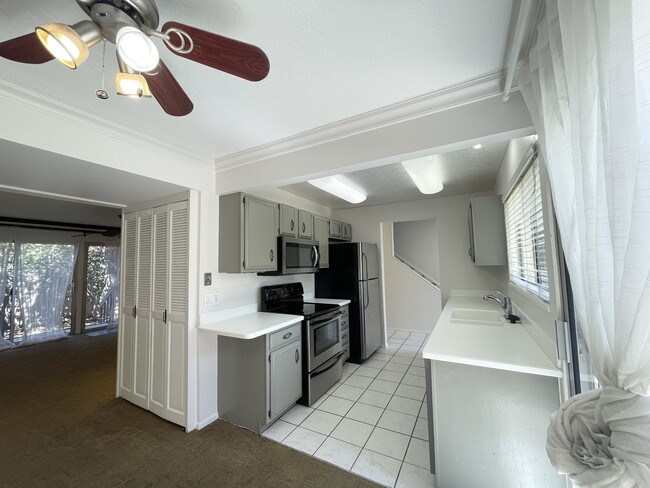 Building Photo - 1871 Monterey Dr