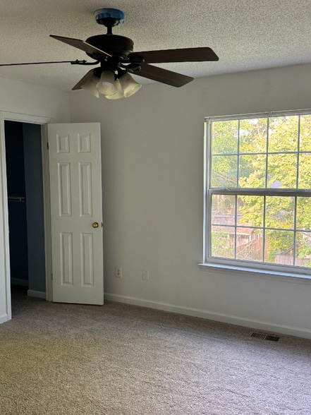 Building Photo - 2548 Golden Park Ln