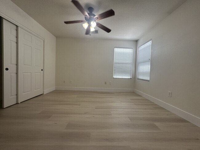 Building Photo - 7288 Quarterhorse Ln