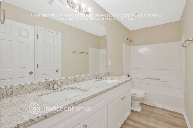 Building Photo - 5749 Cove Ln