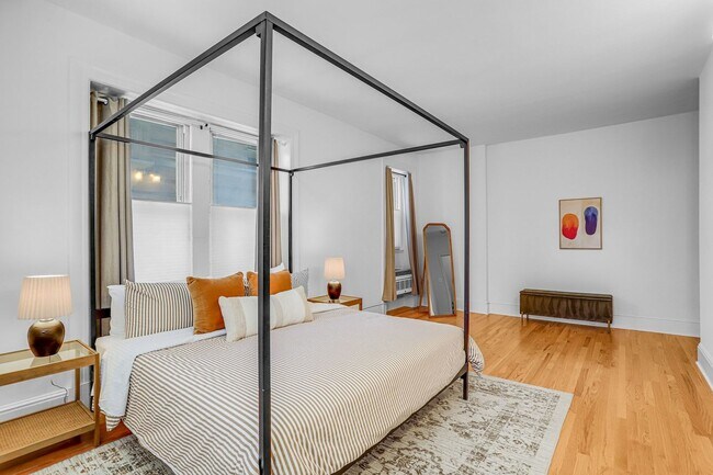 Building Photo - Mt. Pleasant Condo | 2 Bed | 2 Bath | 1,250 Sf