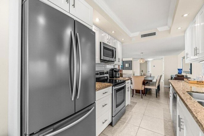 Building Photo - 4200 N Ocean Dr