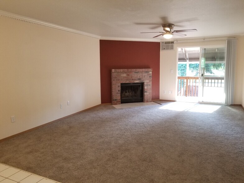 Primary Photo - 12480 SW Gingham Ln