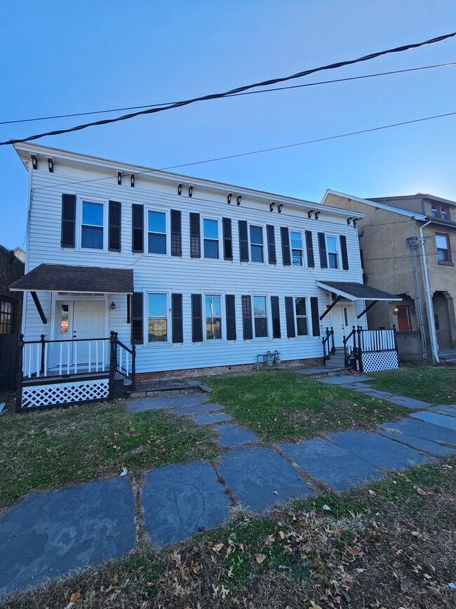 Building Photo - 6-8 Maiden Lane