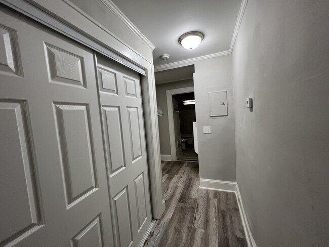 Building Photo - 975 Byron Dr.