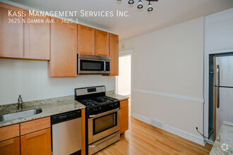 Building Photo - 3625 N Damen Ave