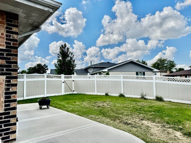 Building Photo - 8440 Anvil Pl