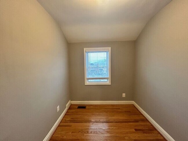 Building Photo - 3 Bedrooms in Parkville MD