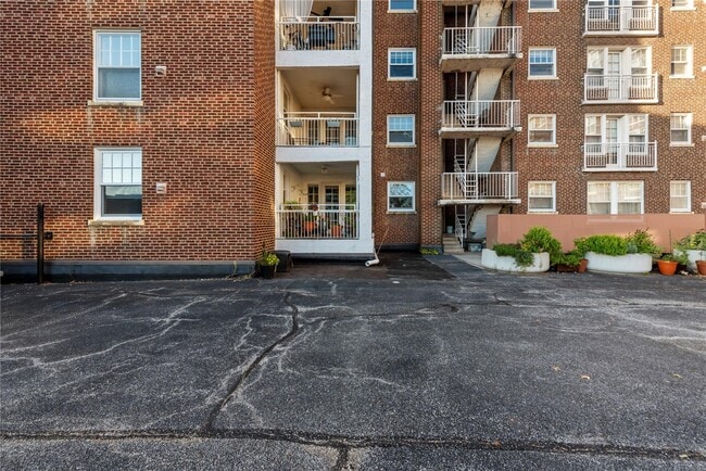 Building Photo - 5510 Waterman Blvd