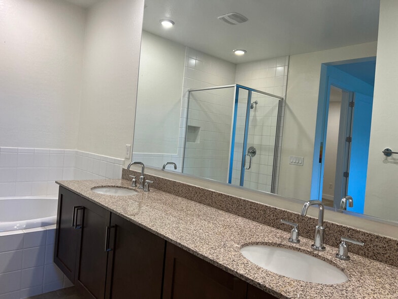 Building Photo - 3855 S McQueen Rd