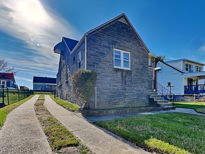 Building Photo - 7402 School Ave